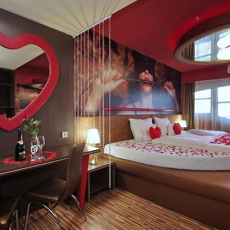 Hotel Corvin ยูลา ภายนอก รูปภาพ