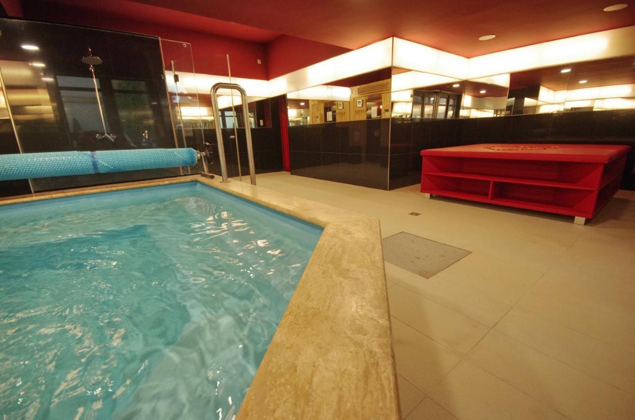 Hotel Corvin ยูลา ภายนอก รูปภาพ