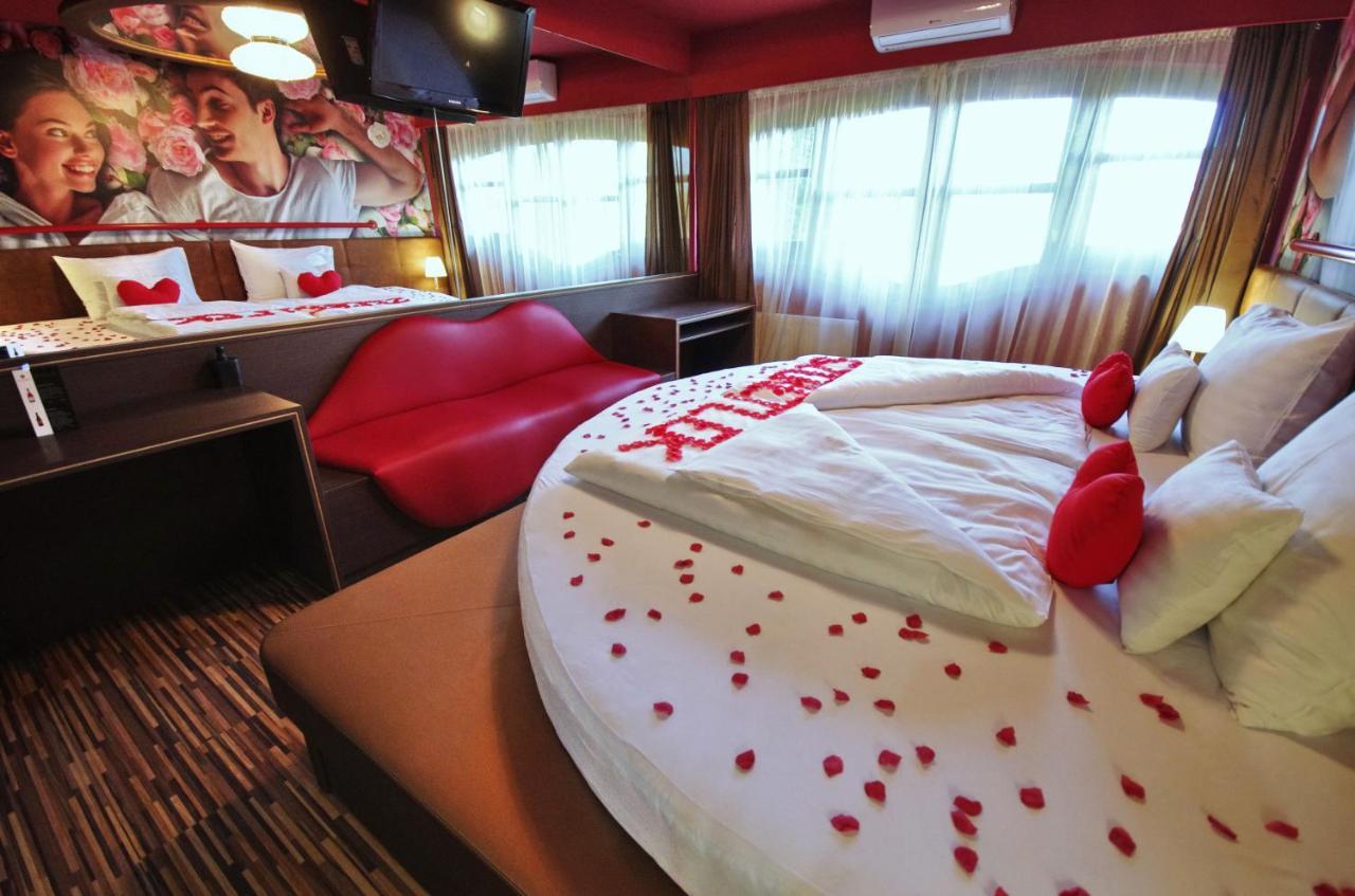 Hotel Corvin ยูลา ภายนอก รูปภาพ