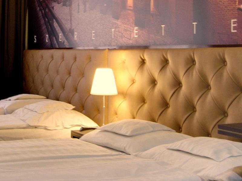Hotel Corvin ยูลา ภายนอก รูปภาพ
